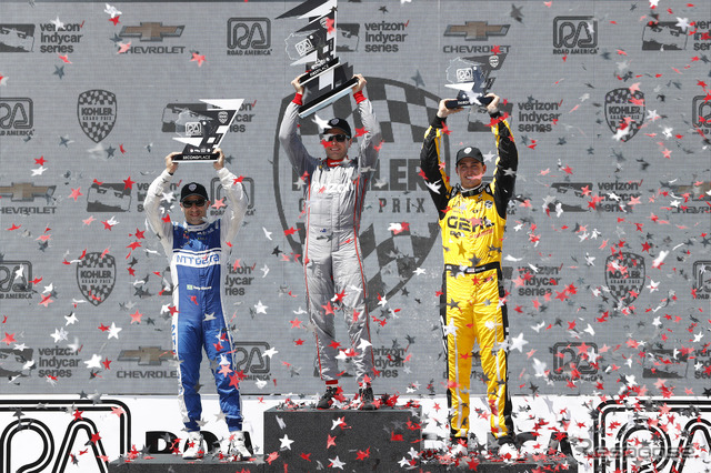 左から2位カナーン、優勝パワー、3位レイホール。