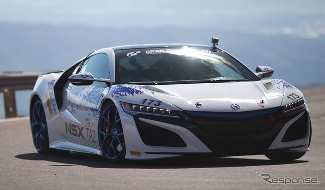 量産車クラスで優勝のホンダ NSX 新型