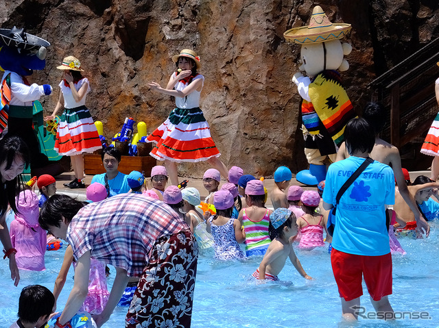 鈴鹿サーキットに隣接する遊園地「モートピア」。その中のアドベンチャープールに新し鈴鹿サーキットの複合大型プール「アクア・アドベンチャー」が7月2日から本格稼働。夏休み期間中は、“びしょ濡れ家族”たちでにぎわう