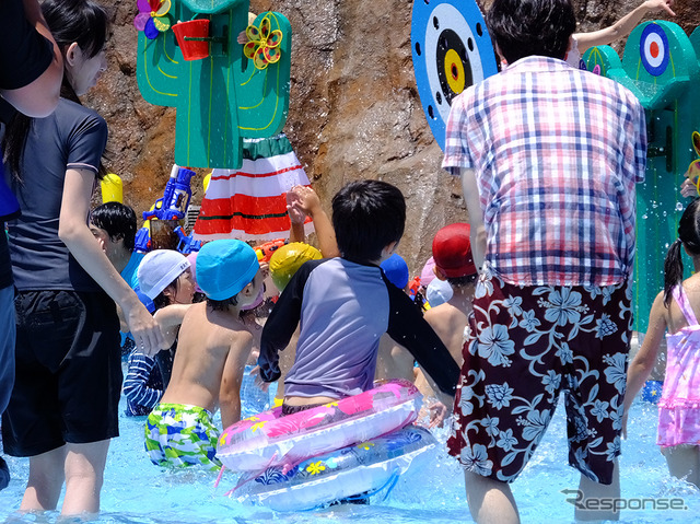 鈴鹿サーキットに隣接する遊園地「モートピア」。その中のアドベンチャープールに新し鈴鹿サーキットの複合大型プール「アクア・アドベンチャー」が7月2日から本格稼働。夏休み期間中は、“びしょ濡れ家族”たちでにぎわう