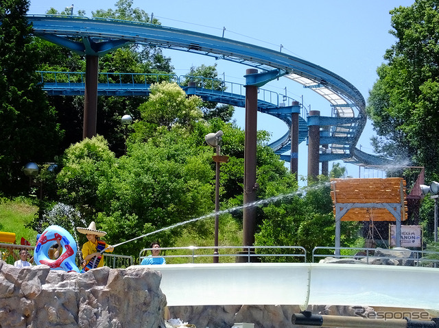 鈴鹿サーキットに隣接する遊園地「モートピア」。その中のアドベンチャープールに新し鈴鹿サーキットの複合大型プール「アクア・アドベンチャー」が7月2日から本格稼働。夏休み期間中は、“びしょ濡れ家族”たちでにぎわう