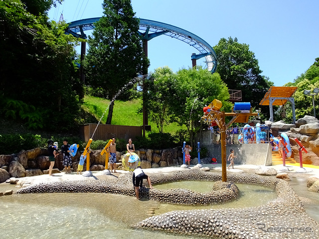 鈴鹿サーキットに隣接する遊園地「モートピア」。その中のアドベンチャープールに新し鈴鹿サーキットの複合大型プール「アクア・アドベンチャー」が7月2日から本格稼働。夏休み期間中は、“びしょ濡れ家族”たちでにぎわう