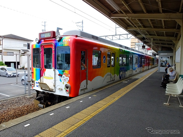 鈴鹿サーキットの最寄り駅のひとつ、白子駅と近鉄電車