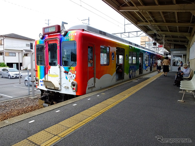 鈴鹿サーキットの最寄り駅のひとつ、白子駅と近鉄電車