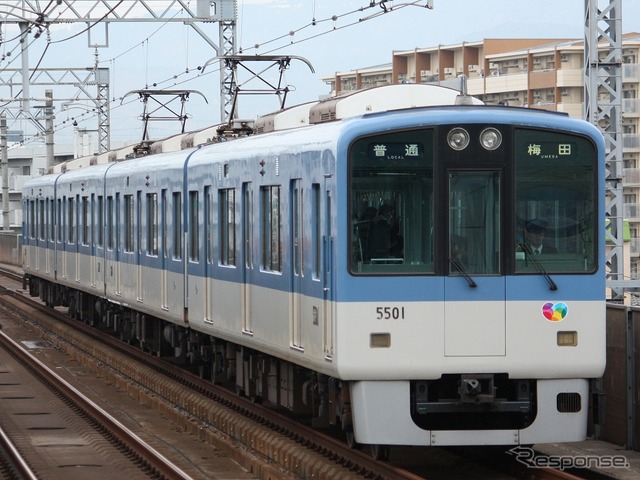 阪急電鉄や阪神電鉄など4社は磁気式の「スルKAN」対応カード終了後も共通利用を継続する。写真は阪神電鉄。