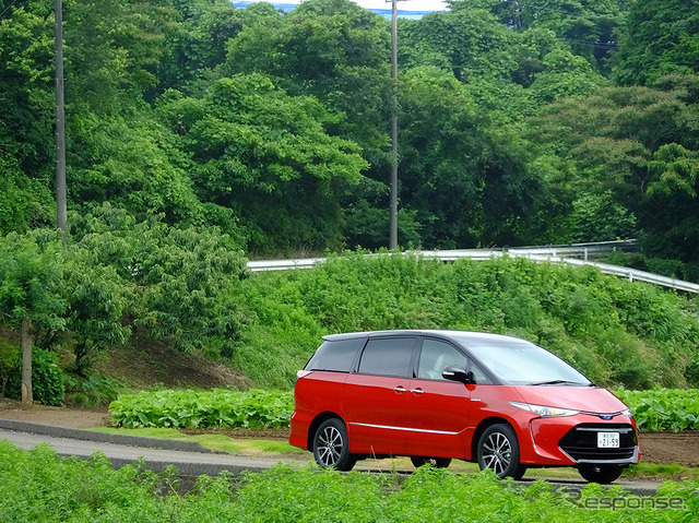 トヨタ「エスティマ」マイナーチェンジモデル(2016年6月30日、木更津にて)