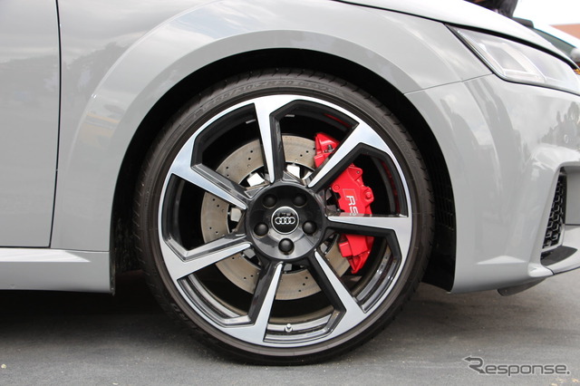 アウディ TT RS