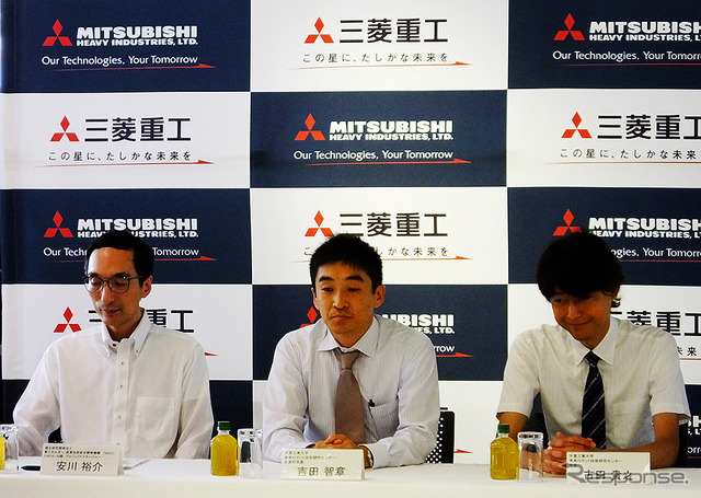 発表会に登壇したNEDOロボット・AI部プロジェクトマネージャー 安川裕介氏、千葉工業大学未来ロボット技術センター主席研究員 吉田智章氏、同センター所長 古田貴之氏、三菱重工業エネルギー・環境ドメイン原子力事業部主幹技師 大西献氏（7月12日、東京・品川 三菱重工業本社にて）