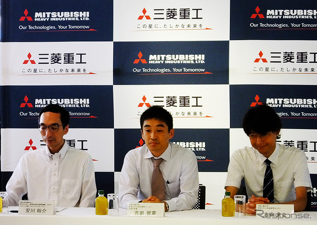 発表会に登壇したNEDOロボット・AI部プロジェクトマネージャー 安川裕介氏、千葉工業大学未来ロボット技術センター主席研究員 吉田智章氏、同センター所長 古田貴之氏、三菱重工業エネルギー・環境ドメイン原子力事業部主幹技師 大西献氏(7月12日、東京・品川 三菱重工業本社にて)