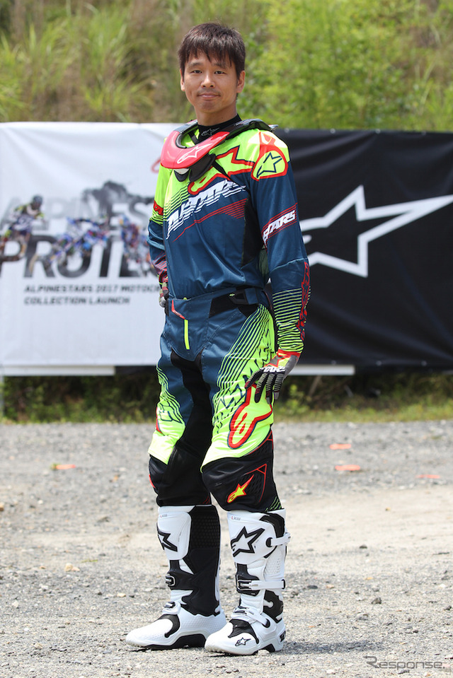 『TECHSTAR FACTORY JERCY』と『TECHSTAR FACTORY PANTS』。