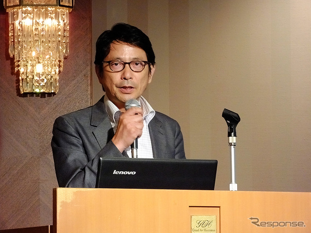 クルマのデジタルラジオ『Amanekチャンネル』をプレゼンした、アマネク・テレマティクスデザイン今井武CEO(7月15日、東京・半蔵門)