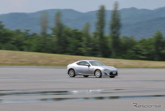 トヨタ 86 GT(トルセン搭載車)