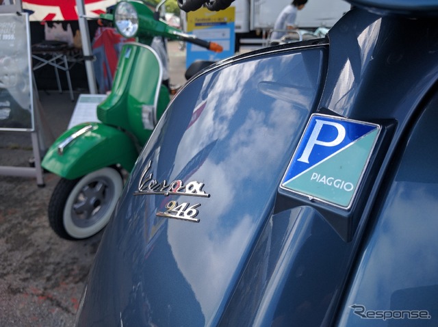 バイクユーザーのみならず人気だったのがVespa。Piaggioのブースだ。