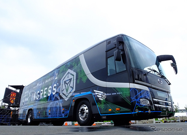 ウィラートラベルとナイアンティックが共同開発したIngressバス「NL-PRIME」(東京・台場地区、Ingressイベント「Aegis Nova Tokyo」、7月16日)