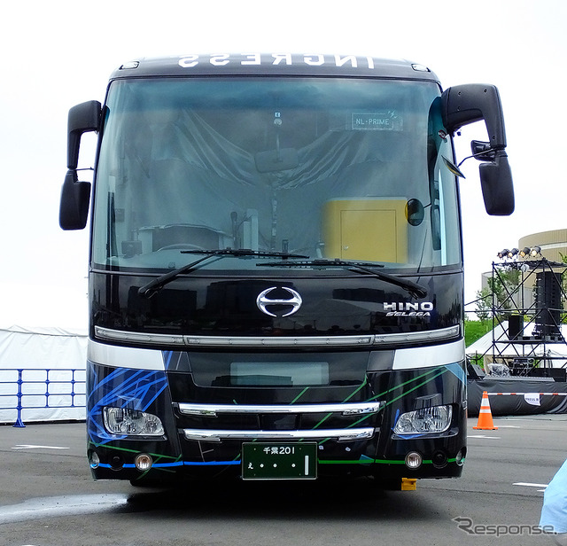 ウィラートラベルとナイアンティックが共同開発したIngressバス「NL-PRIME」(東京・台場地区、Ingressイベント「Aegis Nova Tokyo」、7月16日)