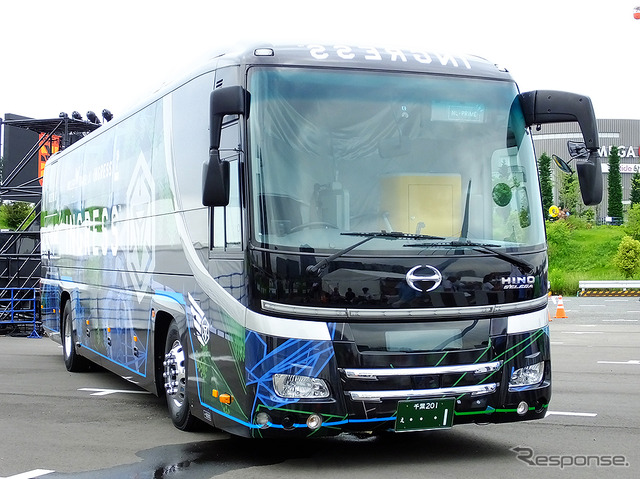 ウィラートラベルとナイアンティックが共同開発したIngressバス「NL-PRIME」(東京・台場地区、Ingressイベント「Aegis Nova Tokyo」、7月16日)