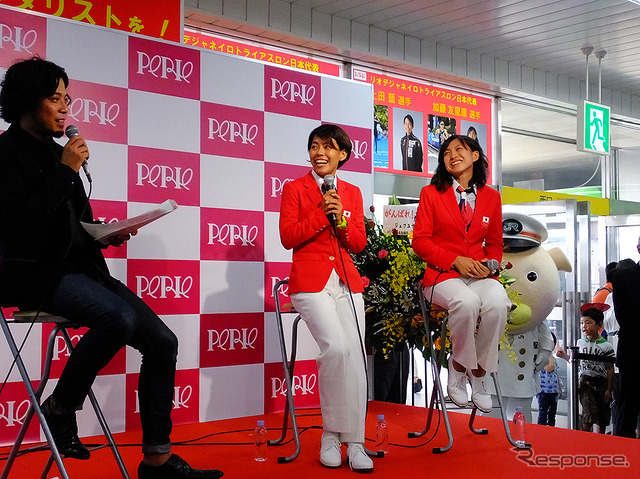 「稲毛の街からメダリストを!」 女子トライアスロン、上田藍選手、加藤友里恵選手、壮行会(JR総武線 稲毛駅、6月18日)