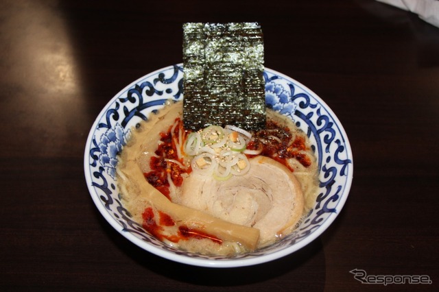 38 豚骨魚介 辛旨らー麺(東京駅斑鳩)