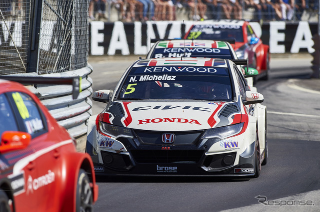 2016年シーズンのWTCCを戦っている「シビックWTCC」。