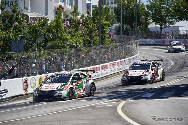 2016年シーズンのWTCCを戦っている「シビックWTCC」。