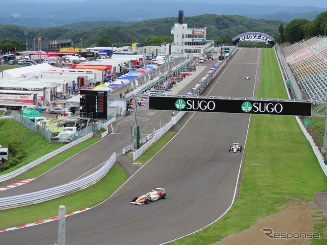 SUPER GT予選前日、併催のFIA-F4の練習走行が実施された。