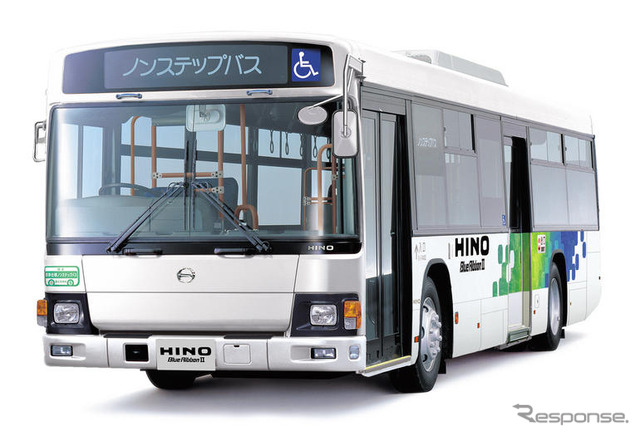 日野の大型路線バスが新長期規制クリア、一部車型で2015年燃費規制を達成