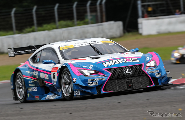 GT500クラスのポールを獲得した#6 RC F。