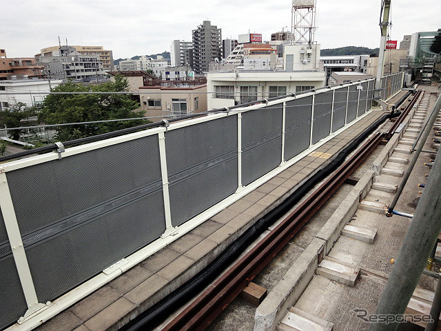 緩行線の線路を敷く準備がすすむ小田急 登戸駅1番ホーム