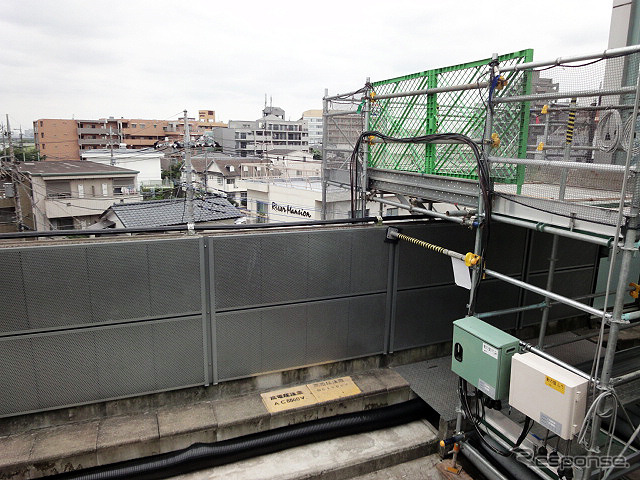 緩行線の線路を敷く準備がすすむ小田急 登戸駅1番ホーム