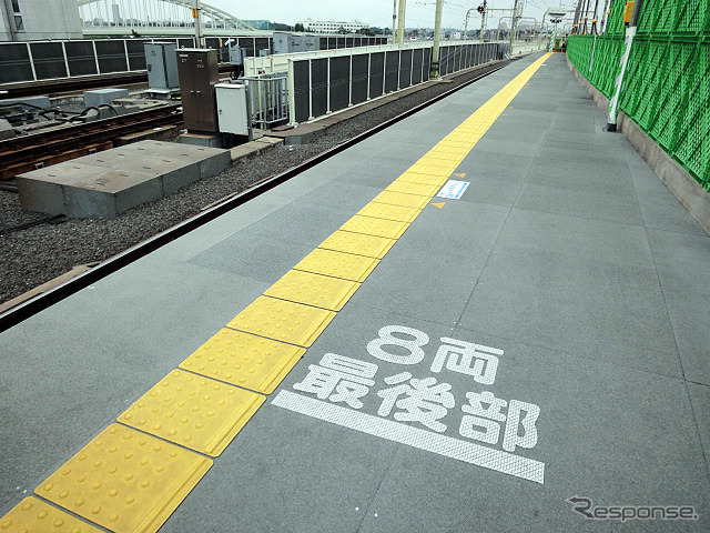 緩行線の線路を敷く準備がすすむ小田急 登戸駅1番ホーム