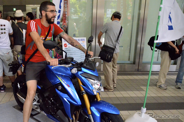 秋葉原で開催されたバイクの日イベント（2015年）