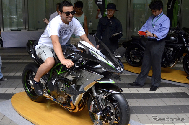 秋葉原で開催されたバイクの日イベント（2015年）
