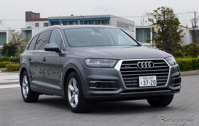 アウディ Q7