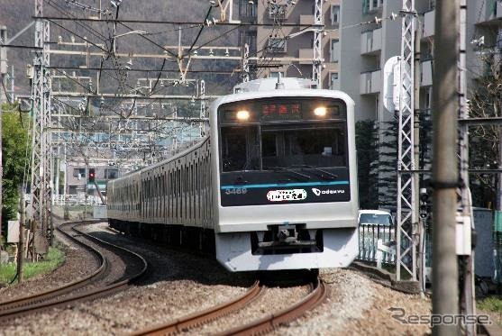 「いきもの電車~超いきものばかりミュージアム~」のイメージ。「いきものがかり」のこれまでの活動などを車内広告で紹介する。