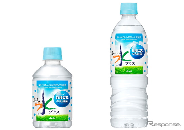 右:『アサヒ おいしい水プラス 「カルピス」の乳酸菌PET600ml』。左は自動販売機向けのPET275ml容器。8月23日発売予定、希望小売価格は115円(税抜き)。