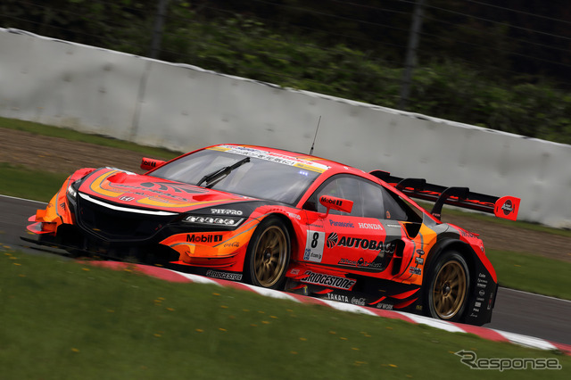 黒田くんがボディ清掃などの作業をしたマシンは、GT500クラスの「#8 ARTA NSX CONCEPT-GT」。