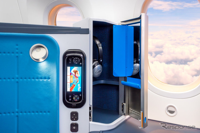 KLMオランダ航空に乗って気圧変化も確認できた。実際の高度は1万m以上だが機内の気圧は1400mほどに設定されていた