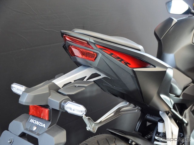 ホンダブースに展示される新型CBR250RR