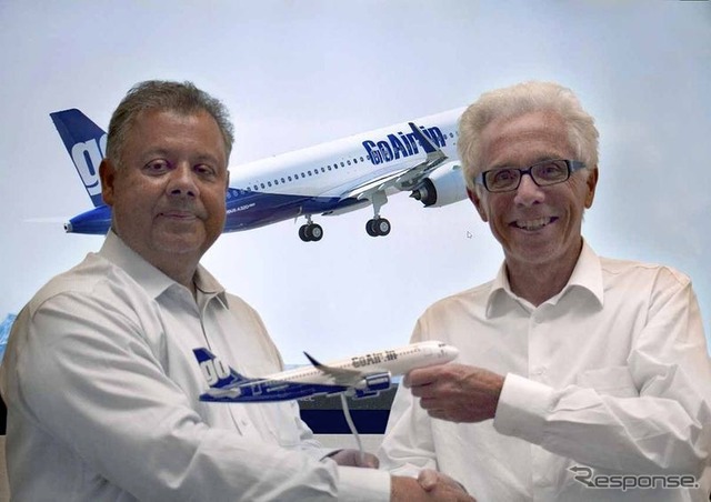 最初の72機の引き渡しセレモニー（6月）