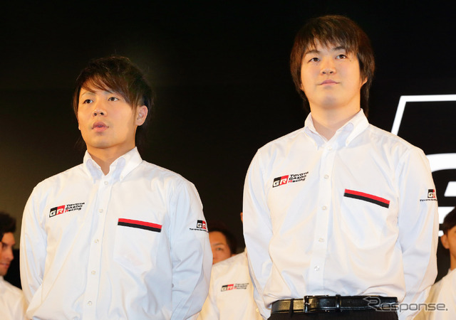 勝田貴元（左）と新井大輝。今年2月のトヨタ系モータースポーツ計画全体発表会にて。