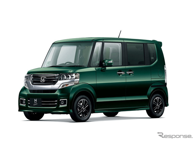 N-BOX Custom 特別仕様車 SSブラックスタイルパッケージ (ブリティッシュグリーン・パール)