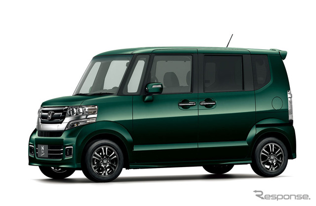N-BOX Custom 特別仕様車 SSブラックスタイルパッケージ (ブリティッシュグリーン・パール)