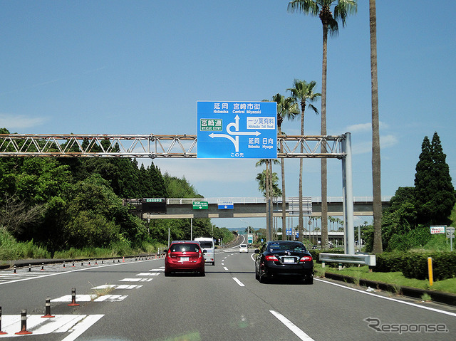 宮崎道と一ツ葉有料道路のジャンクション付近