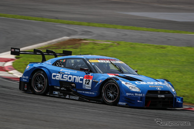 GT500クラスのポールを獲得した#12 GT-R。