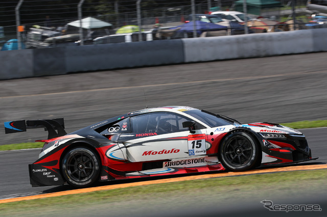 GT500クラス予選5位の#15 NSX。