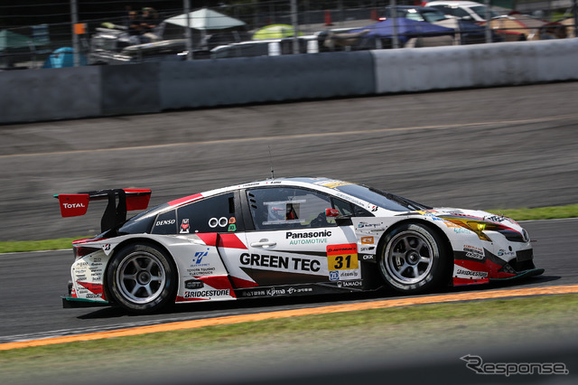 GT300クラス予選6位の#31 プリウス。