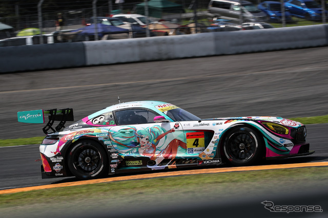 GT300クラス予選5位の#4 メルセデスAMG。