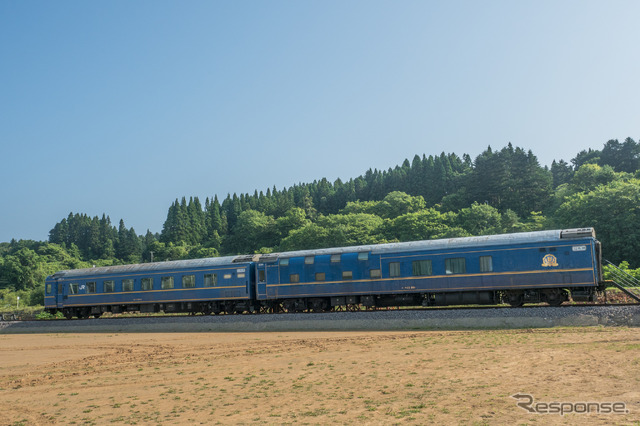 7月5日に移設が完了した2両の『北斗星』客車。展示用に設置された軌道はかなり嵩上げされている。