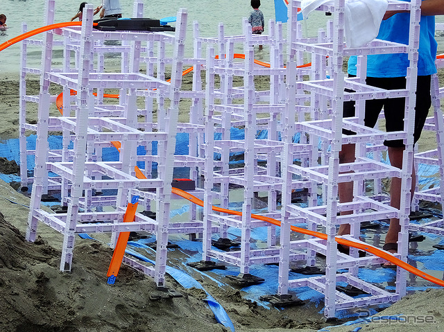 砂浜でホットウィールを走らせる回転させる吹っ飛ばす!(ホットウィ―ル スピードアップ ザ サマー、逗子海岸 8月11日)