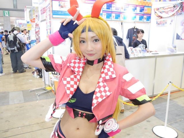 コミケ90を彩ったコンパニオン&コスプレイヤーを紹介!写真約80枚
